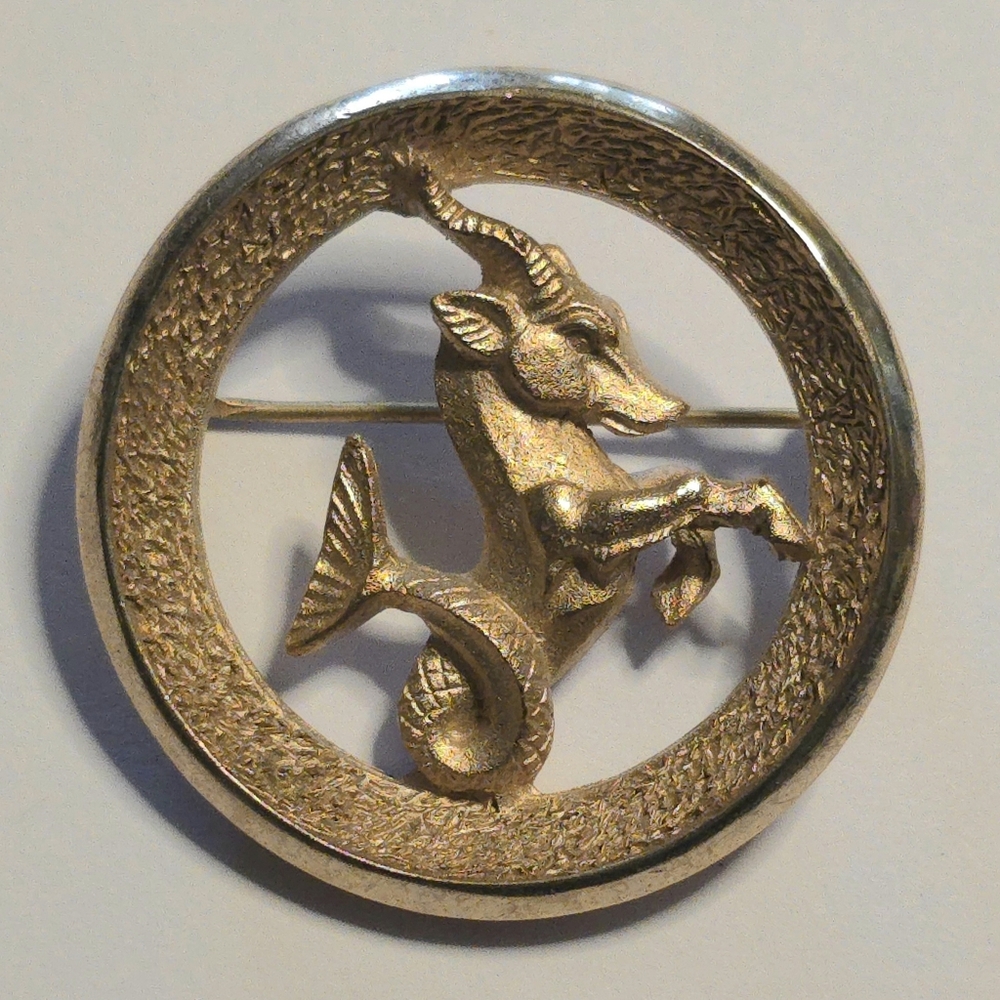 Vintage Trifari Capricorn Brooch Astrology Zodiac Pin 1.5" Gold Tone (S1)